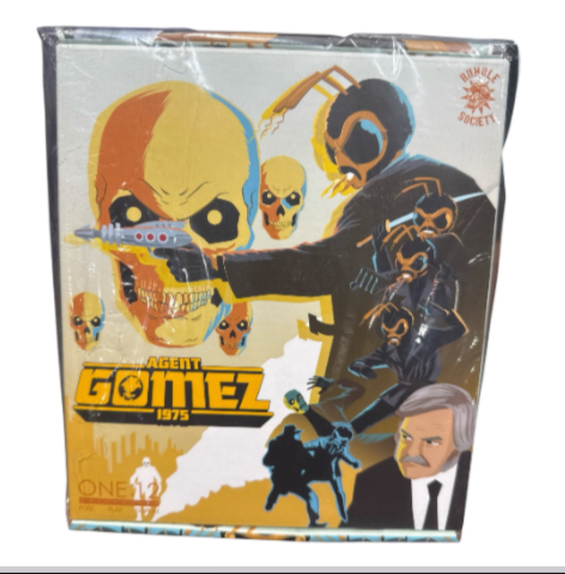 Mezco One:12 Collective Agent Gomez “1975” SDCC 2025 Exclusive *With Comic*